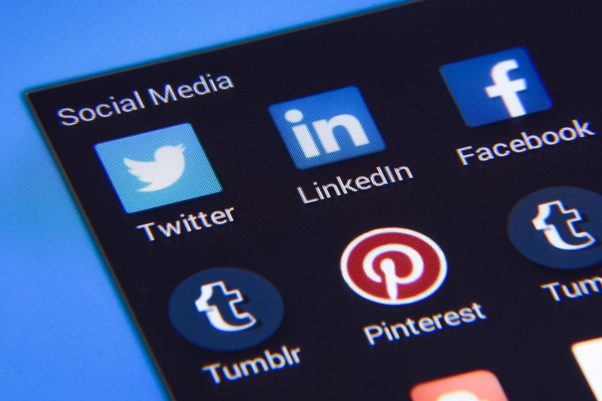 How to build your freelance profile using social media